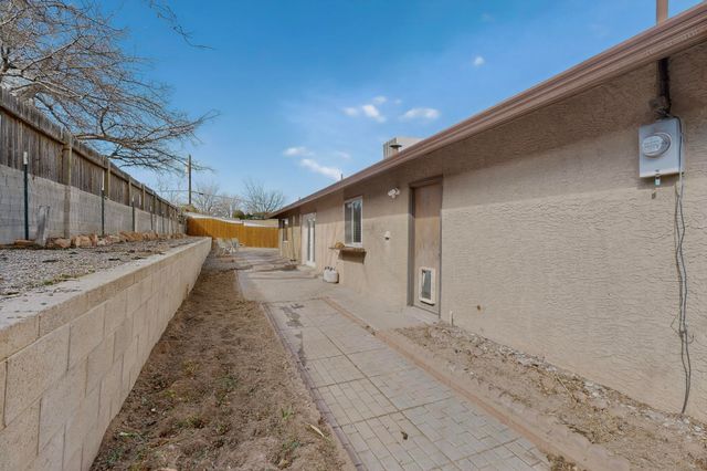 10245 Cove Court NW, Albuquerque, NM 87114