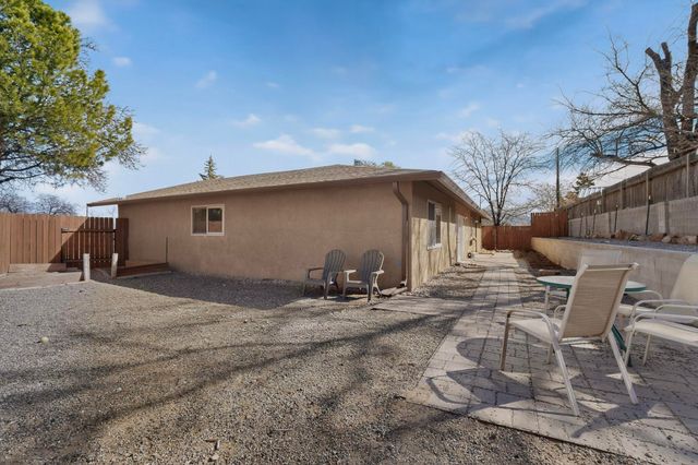 10245 Cove Court NW, Albuquerque, NM 87114