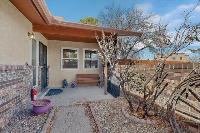 10245 Cove Court NW, Albuquerque, NM 87114