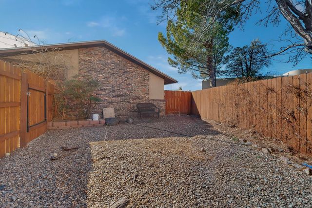 10245 Cove Court NW, Albuquerque, NM 87114
