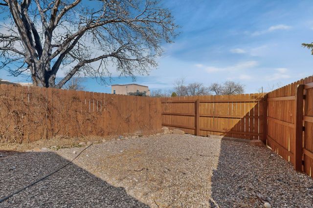 10245 Cove Court NW, Albuquerque, NM 87114