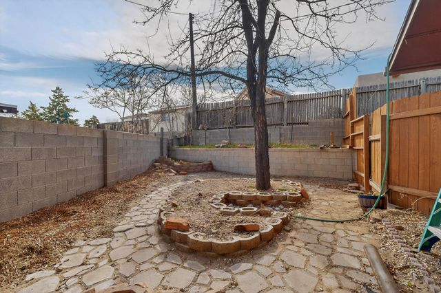 10245 Cove Court NW, Albuquerque, NM 87114