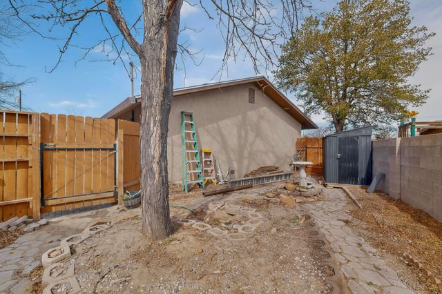 10245 Cove Court NW, Albuquerque, NM 87114