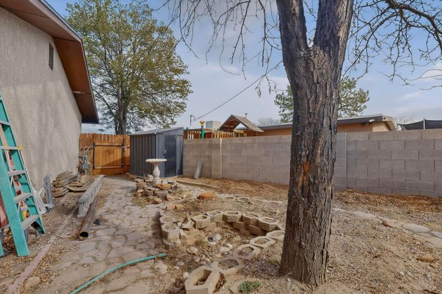 10245 Cove Court NW, Albuquerque, NM 87114