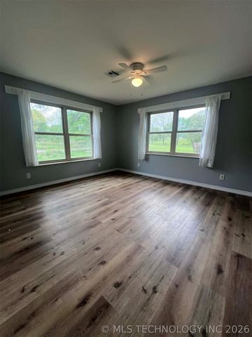 18756 E 690 Road, Moody, OK 74464