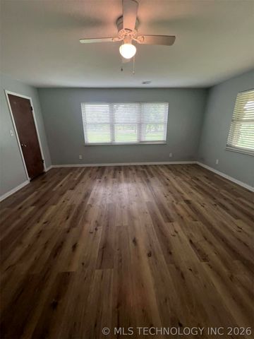 18756 E 690 Road, Moody, OK 74464
