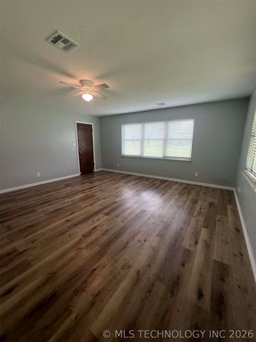 18756 E 690 Road, Moody, OK 74464