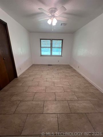 18756 E 690 Road, Moody, OK 74464
