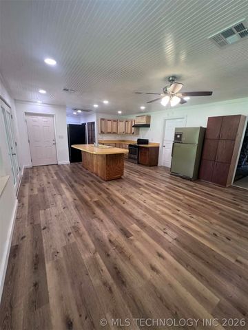 18756 E 690 Road, Moody, OK 74464