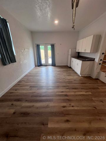18756 E 690 Road, Moody, OK 74464