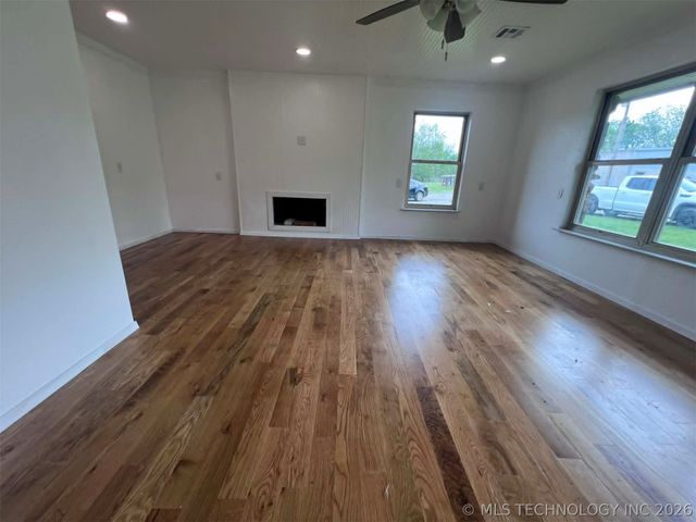 18756 E 690 Road, Moody, OK 74464