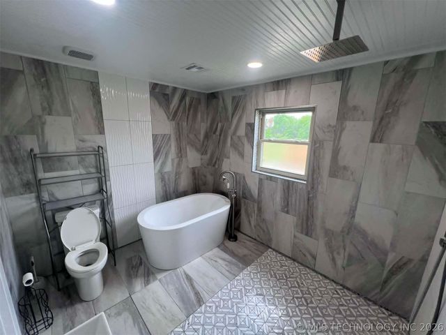 18756 E 690 Road, Moody, OK 74464