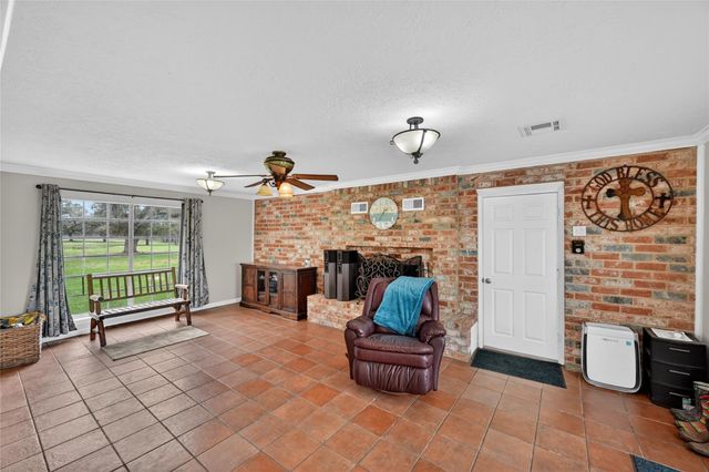 6072 County Road 122, Hallettsville, TX 77964