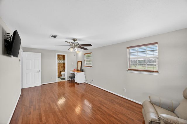 6072 County Road 122, Hallettsville, TX 77964