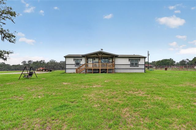 6072 County Road 122, Hallettsville, TX 77964