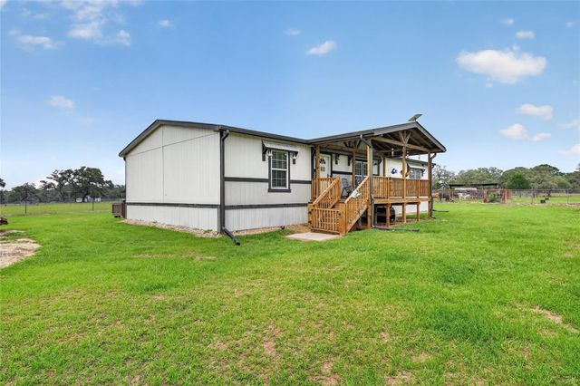 6072 County Road 122, Hallettsville, TX 77964