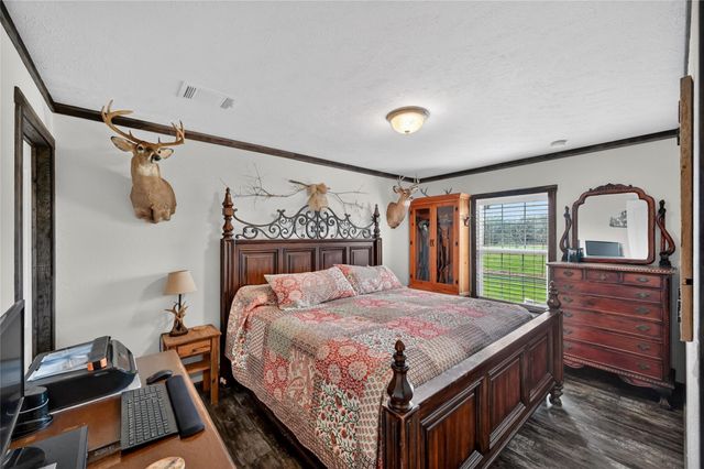 6072 County Road 122, Hallettsville, TX 77964