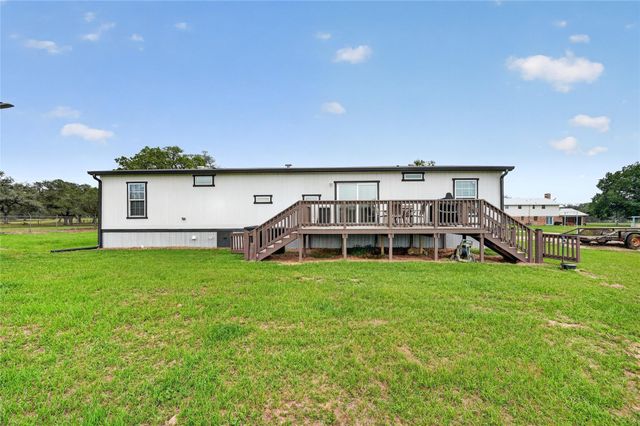 6072 County Road 122, Hallettsville, TX 77964