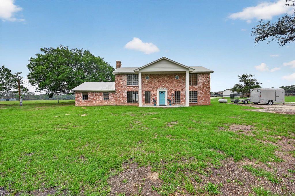 6072 County Road 122, Hallettsville, TX 77964