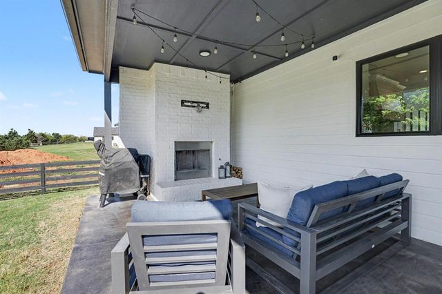 460 Old Farm Road, Edmond, OK 73034
