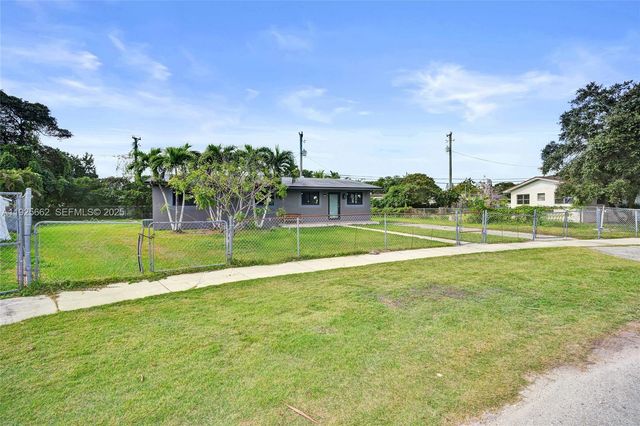 28640 SW 146th Ave, Homestead, FL 33033