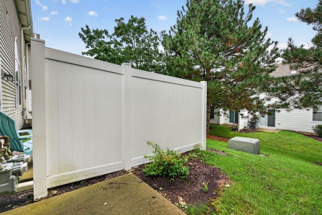 533 Mallard Lane A, Sugar Grove, IL 60554