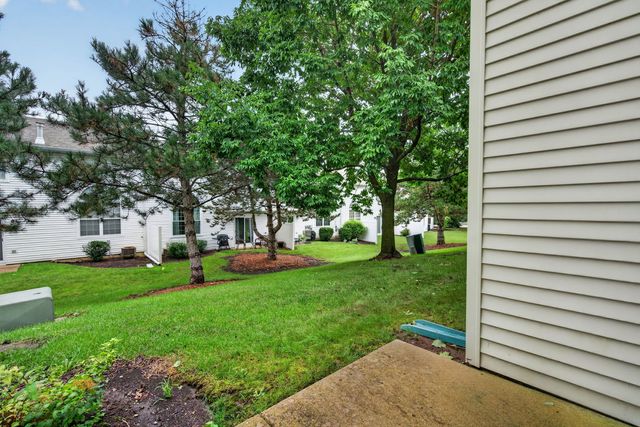 533 Mallard Lane A, Sugar Grove, IL 60554