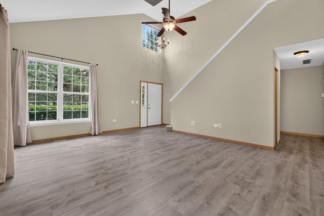 533 Mallard Lane A, Sugar Grove, IL 60554