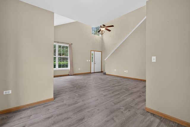 533 Mallard Lane A, Sugar Grove, IL 60554