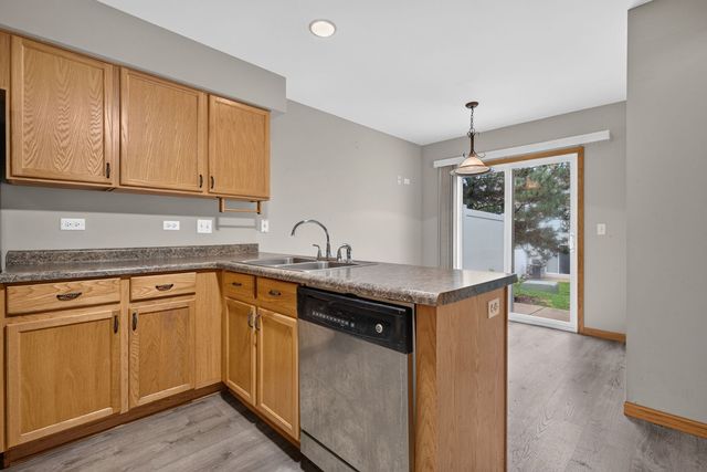 533 Mallard Lane A, Sugar Grove, IL 60554