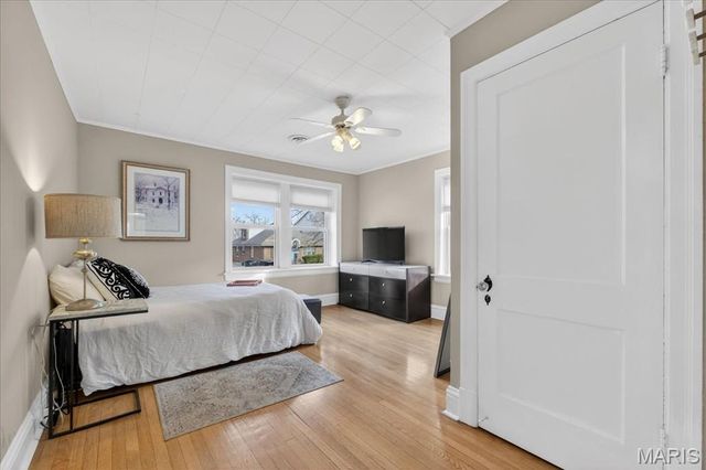 7440 Teasdale Avenue, University City, MO 63130