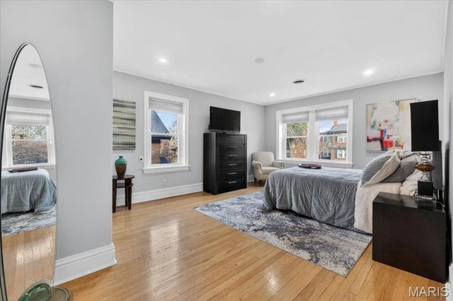 7440 Teasdale Avenue, University City, MO 63130