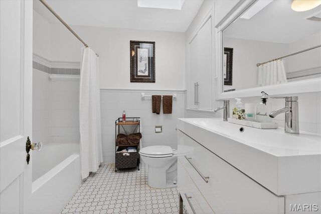 7440 Teasdale Avenue, University City, MO 63130