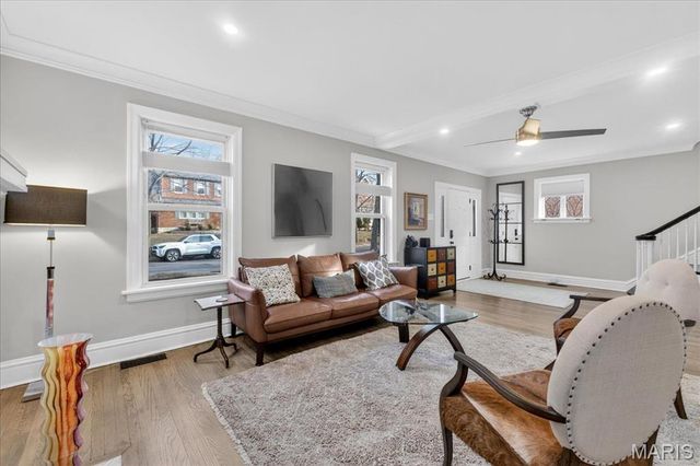 7440 Teasdale Avenue, University City, MO 63130