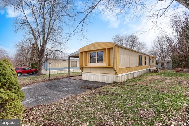 40 REDWOOD LANE, Carlisle, PA 17015