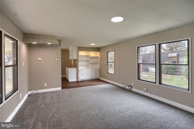 40 REDWOOD LANE, Carlisle, PA 17015