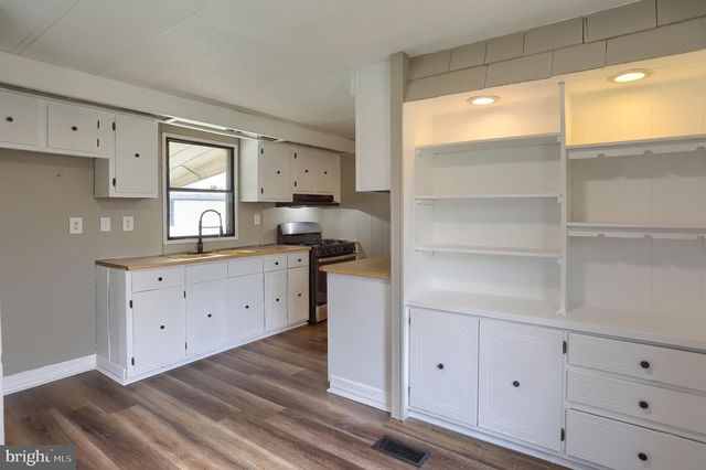 40 REDWOOD LANE, Carlisle, PA 17015