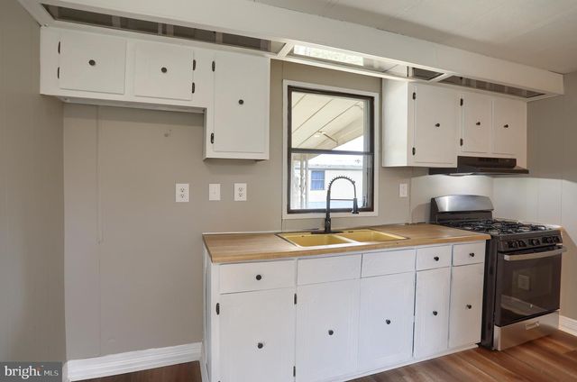 40 REDWOOD LANE, Carlisle, PA 17015