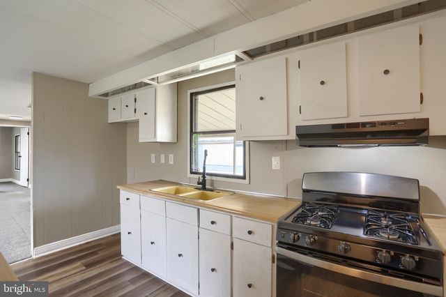 40 REDWOOD LANE, Carlisle, PA 17015