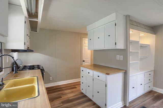 40 REDWOOD LANE, Carlisle, PA 17015