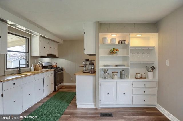 40 REDWOOD LANE, Carlisle, PA 17015