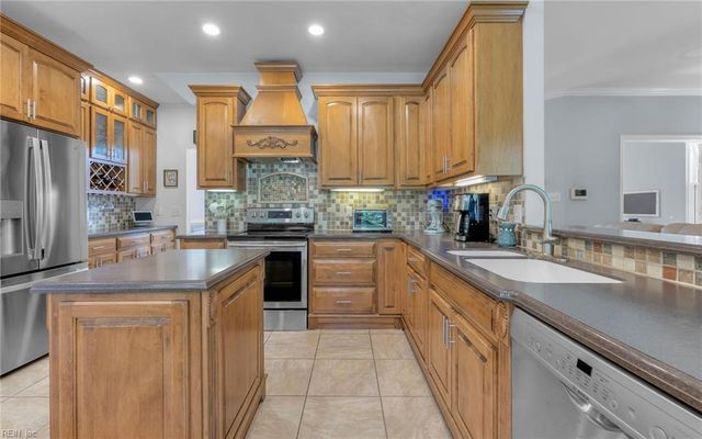 3153 Nansemond LOOP, Virginia Beach, VA 23456