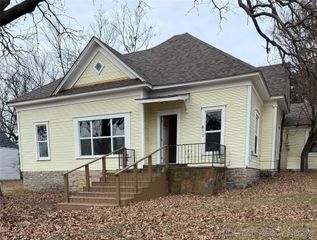 611 Goingsnake, Tahlequah, OK 74464