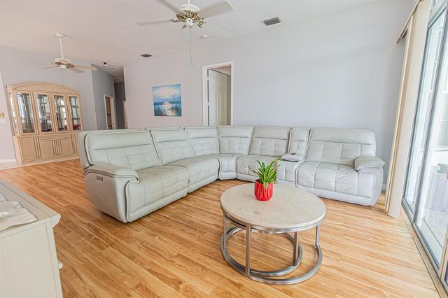 414 SW Fairway Landing, Port St. Lucie, FL 34986