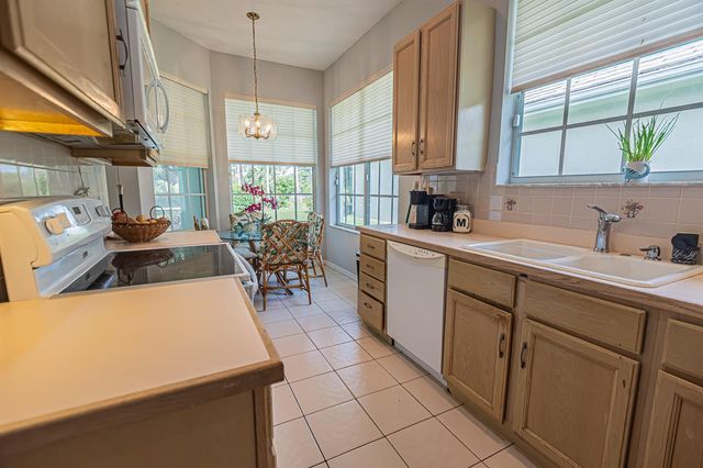 414 SW Fairway Landing, Port St. Lucie, FL 34986