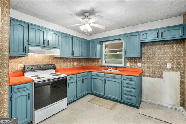 3106 Sasanqua Lane SW, Marietta, GA 30008