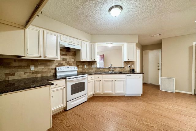 3511 Palm Grove Drive, Missouri City, TX 77459