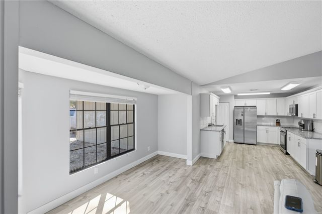 2890 1st Place, Vero Beach, FL 32968