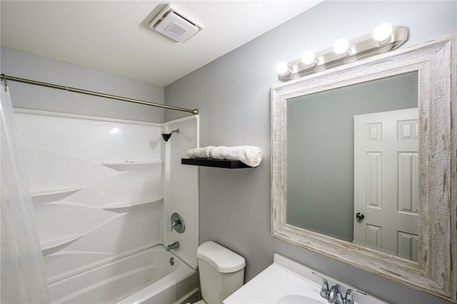 2890 1st Place, Vero Beach, FL 32968