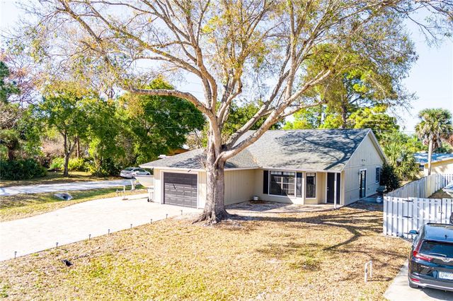 2890 1st Place, Vero Beach, FL 32968